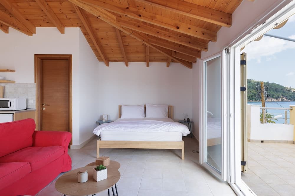 The Island Life Apartments by Konnect, Ipsos Beach