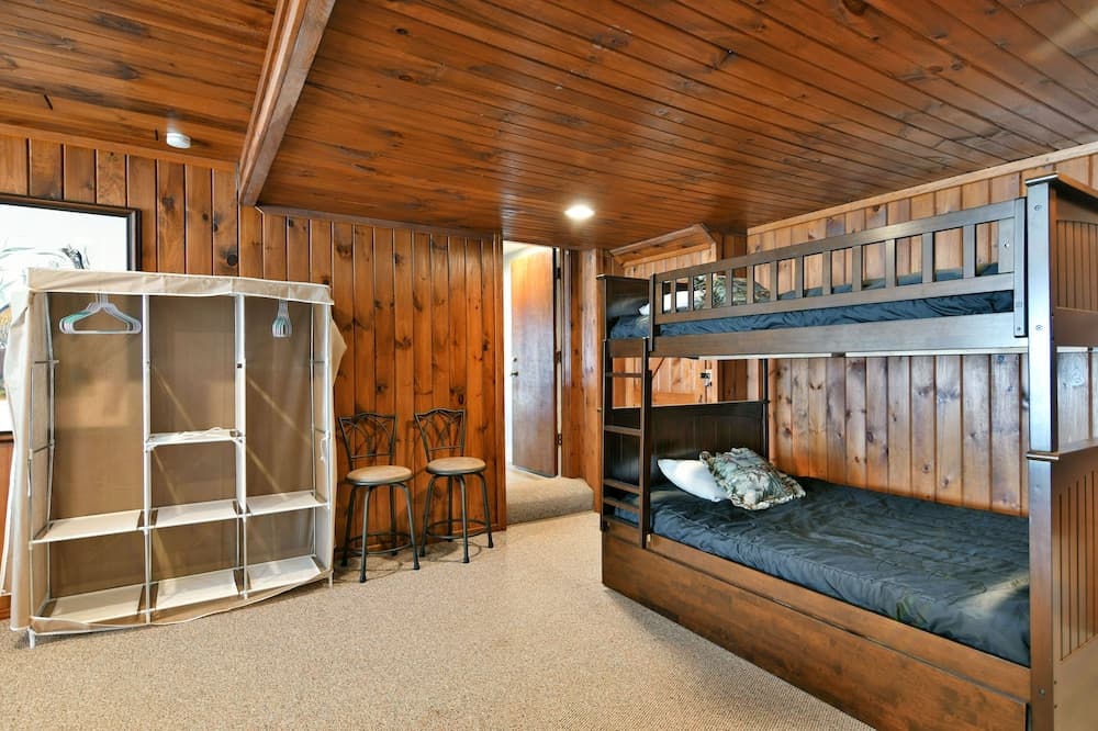 Spruce Haven 3 Bedroom Home by RedAwning