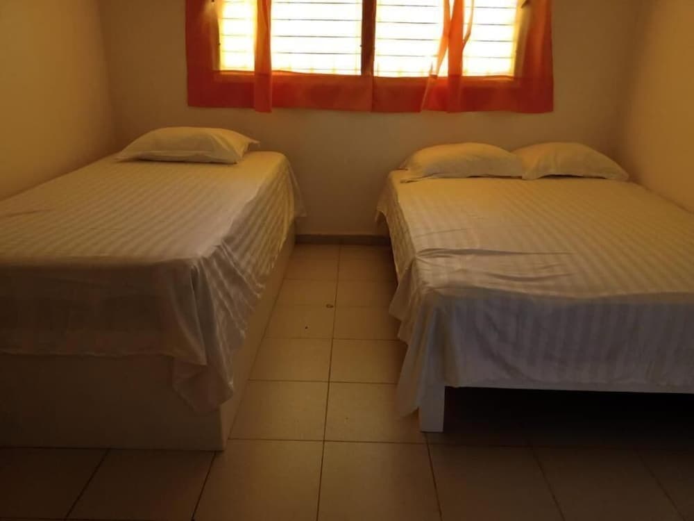 Las Palmas Hostal - Hostel