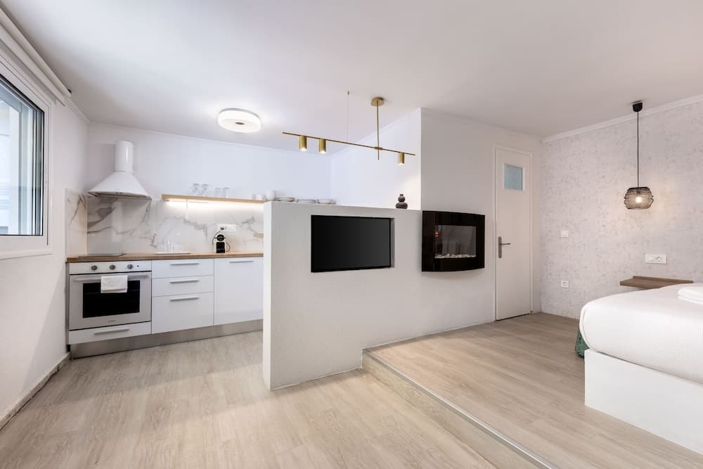 Seaside Nestie by BluPine