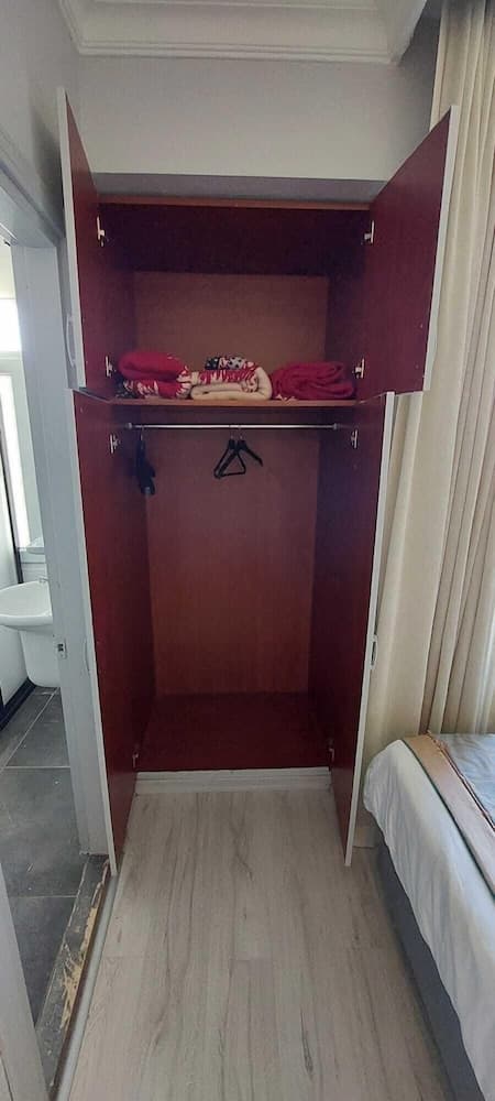 Paris Hotel Cafe Restaurant