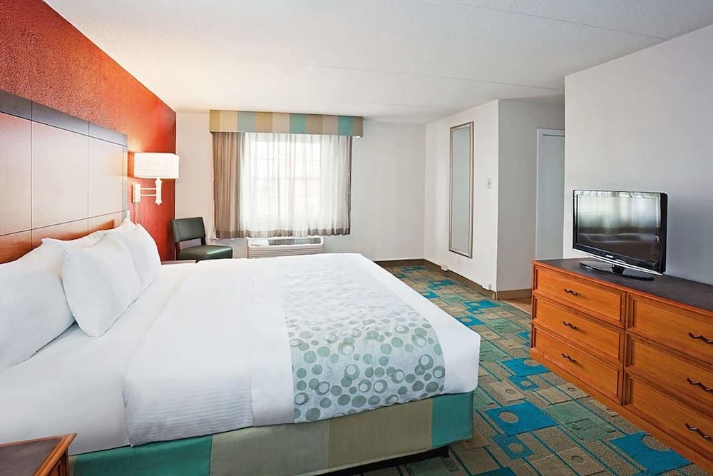 Norwood Inn & Suites Merrillville