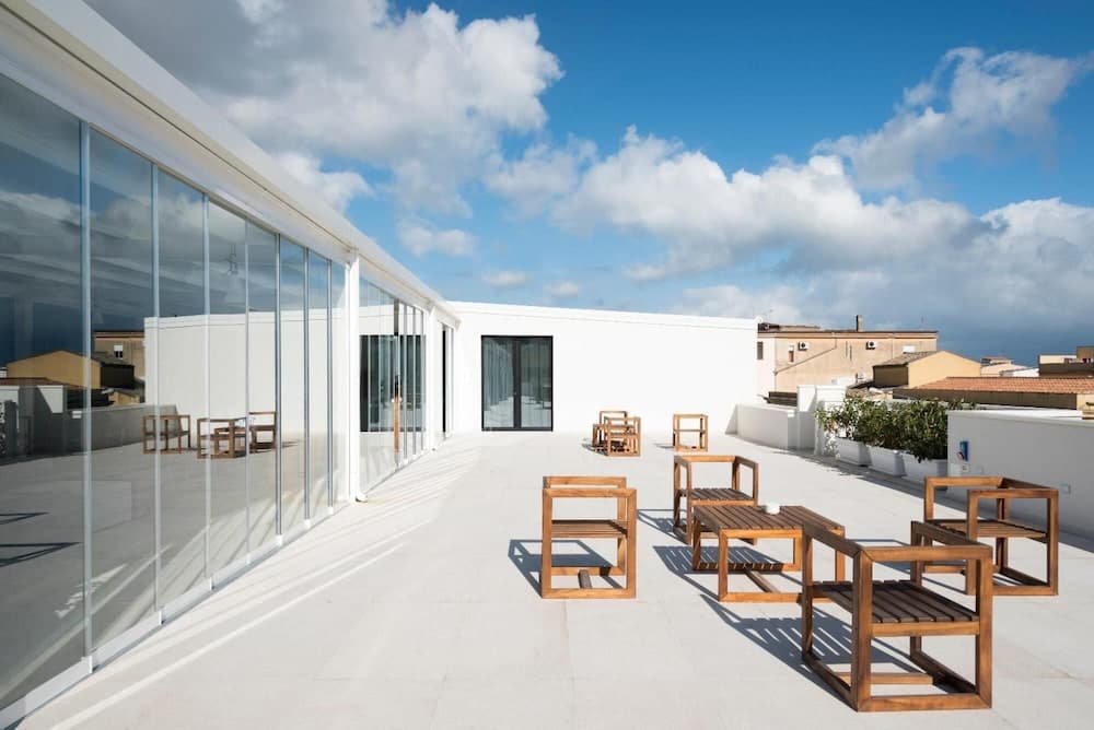 Alkamuri Posh Hotel Spa - 104 Suite Deluxe