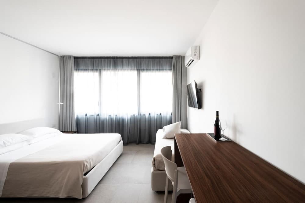 Alkamuri Posh Hotel Spa - 104 Suite Deluxe