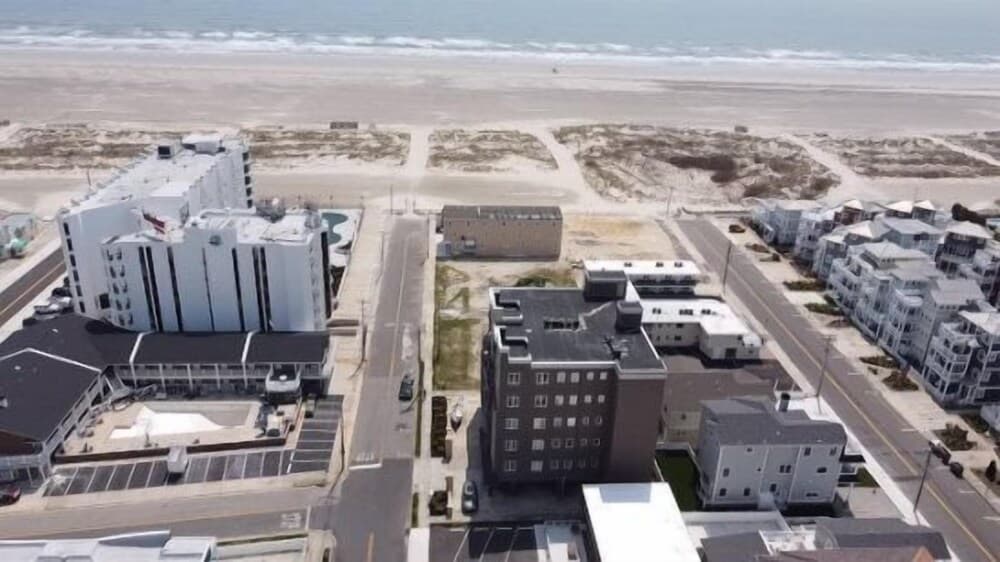 Wc408 East Farragut Road, Unit 302