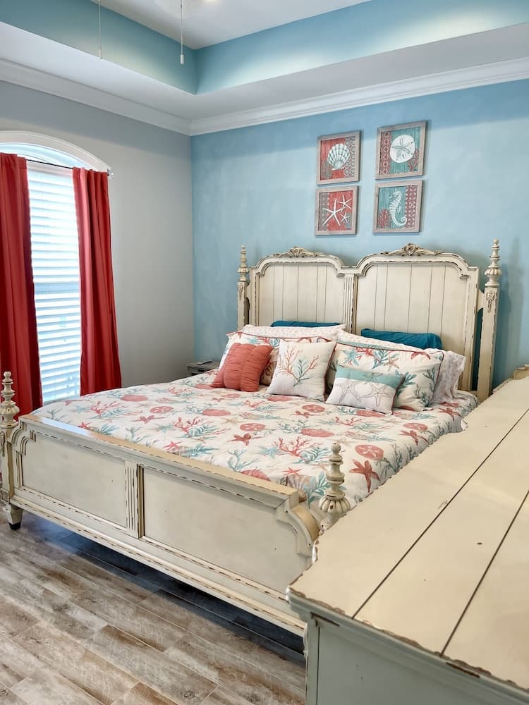 Tequila Sunrise 4 Bedroom Home by RedAwning