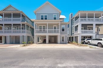 Latitude Adjustment 4 Bedroom Home by Redawning