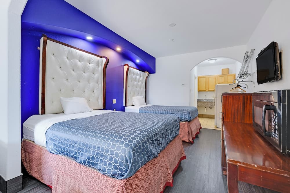 Capital O Deluxe Inn Channelview Houston I-10