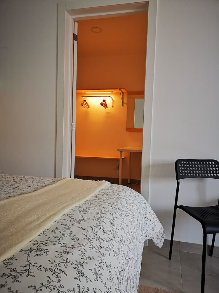 Private Couple Room On Caparica Poshtel