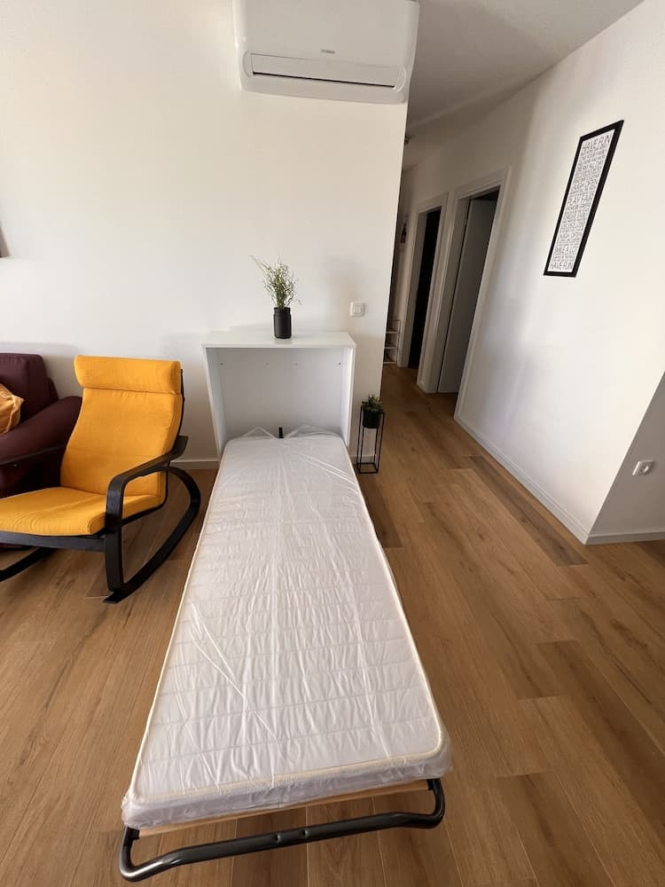 Sunshine Deluxe 80m2 Apartment With Pool, 50 m2 Garden Lounge and Outdoor Space