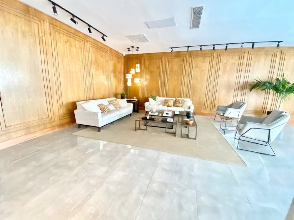 Luxury 1br , Pool, Gym, Close Agora Mall