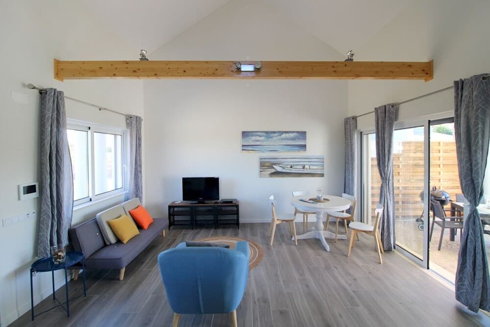 Semi-detached Villa With Pool In Rural Setting