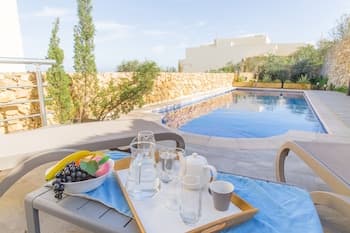Siku Gozitan House With Pool & hot tub