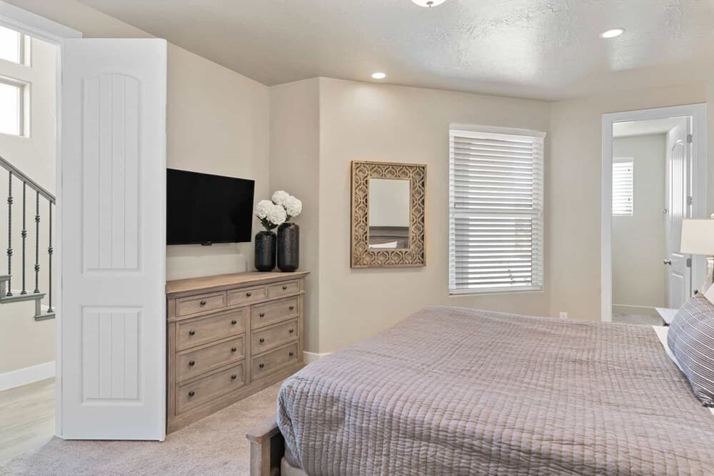 The Suite Escape by RedAwning