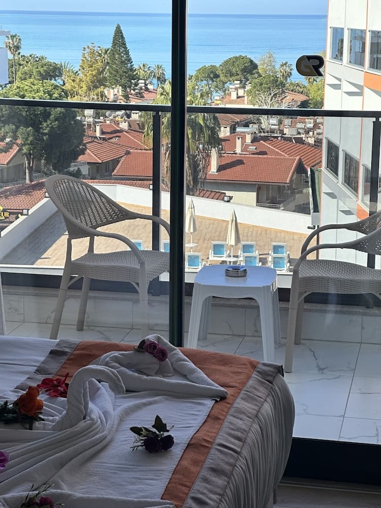 Side Golden Rock Hotel 16+ Adults Only