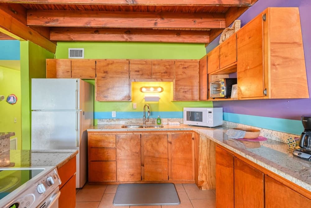 Endless Summer on B Street