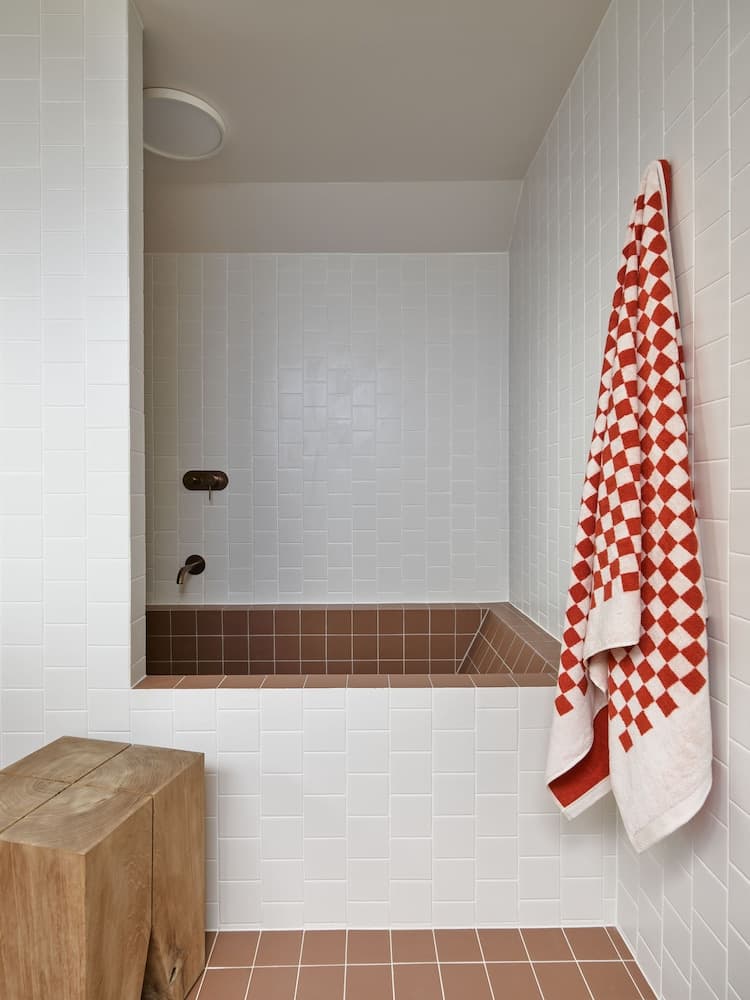 The Isla & Casita Motel