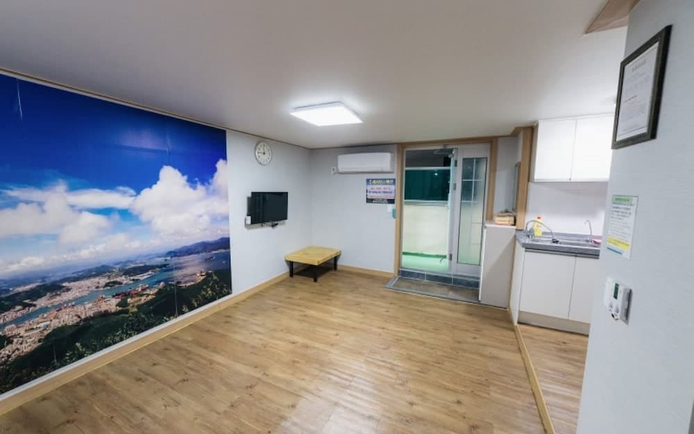 Tongyeong Se-an Residence Pension