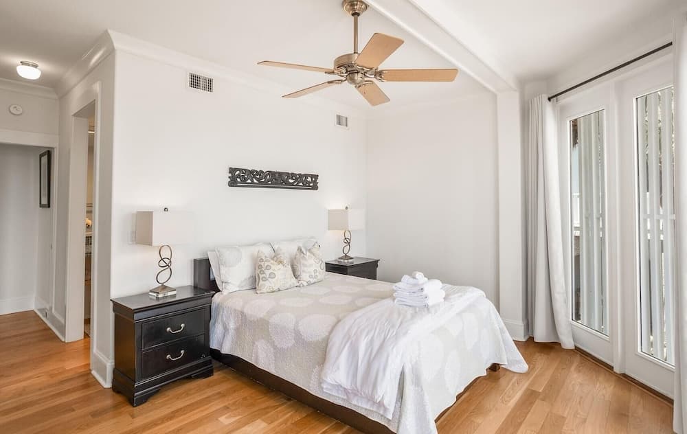 Lavish Two-story Oceanfront Home w/ Huge Deck, Wifi, & Incredible Views