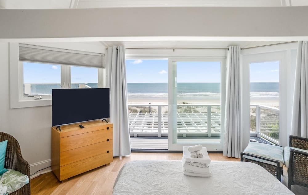 Lavish Two-story Oceanfront Home w/ Huge Deck, Wifi, & Incredible Views