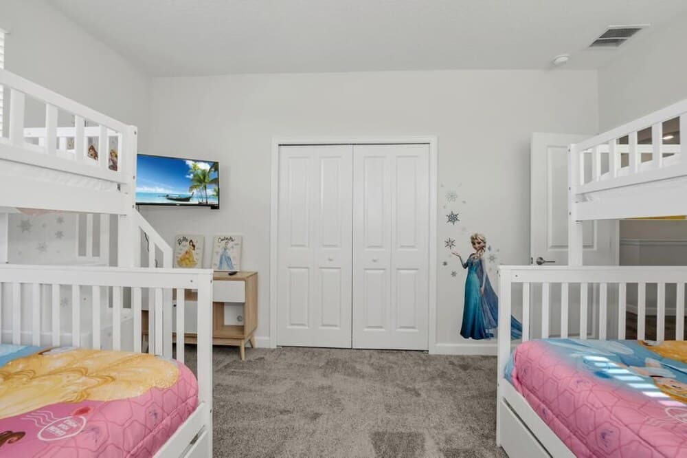 2797 BD - Storey Lake - Luxury 5 Bed Villa Private Pool