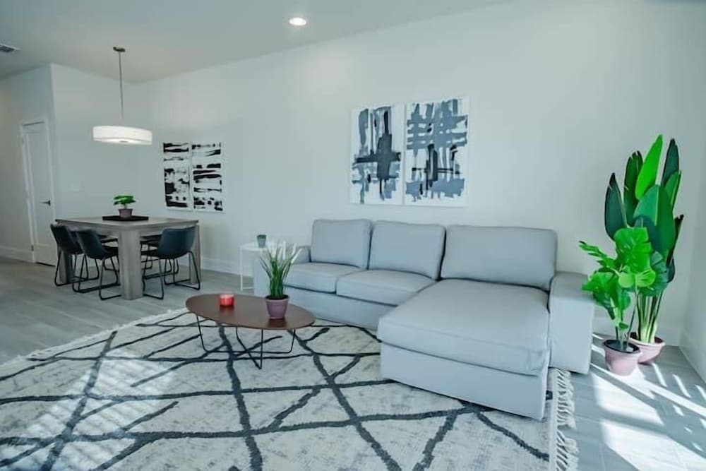 17510 HF - Hidden Forest - Modern 4BR Th-private Pool BBQ