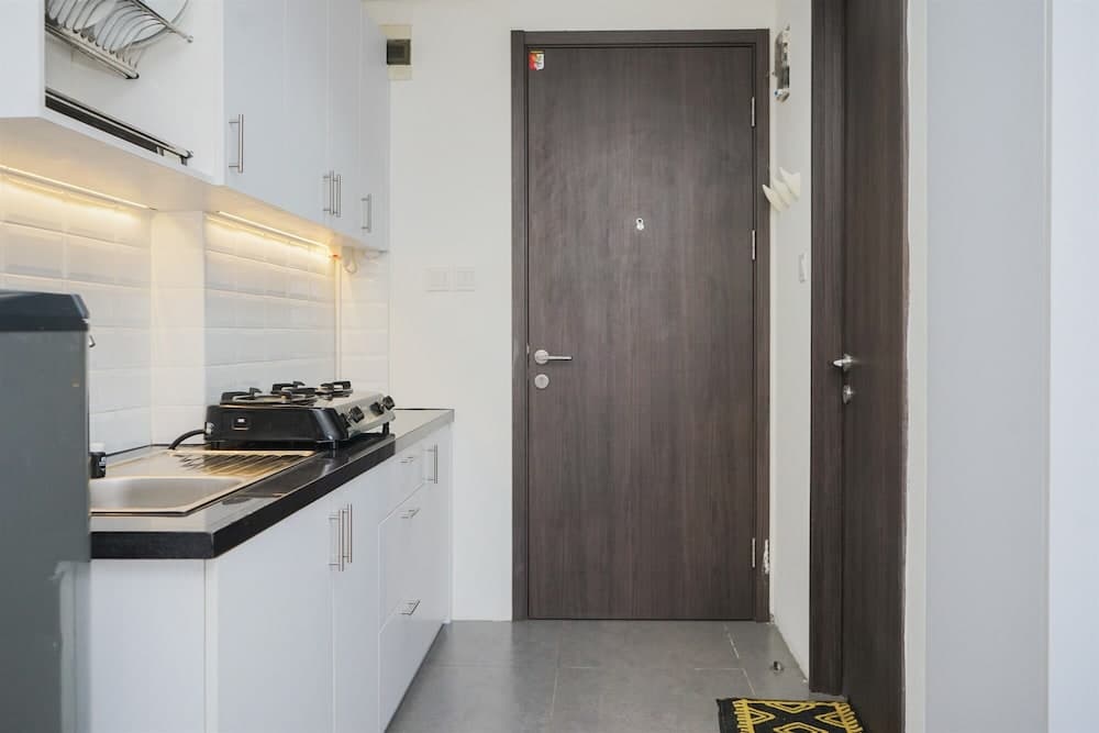 Elegant And Comfy Studio At Bintaro Icon Apartment