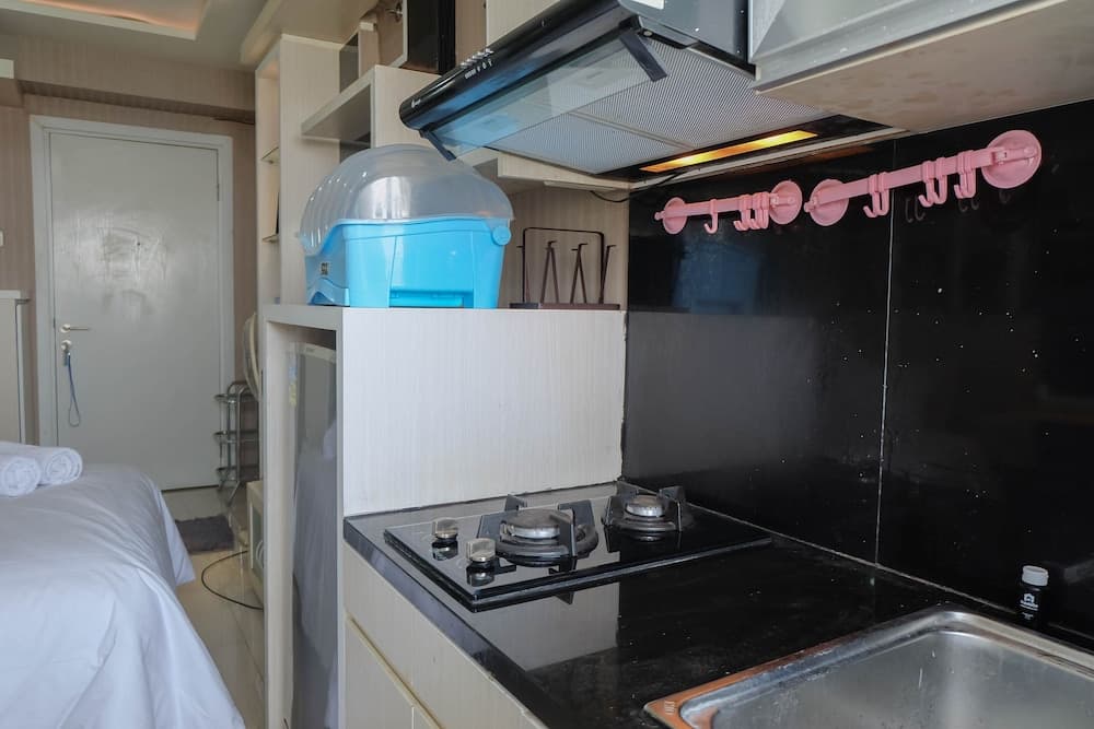 Nice And Fancy Studio At Green Pramuka City Apartment