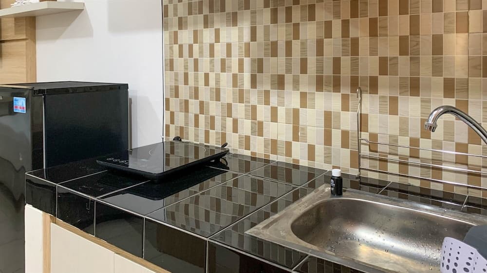 Comfort Studio Room At Margonda Residence 5 Apartment