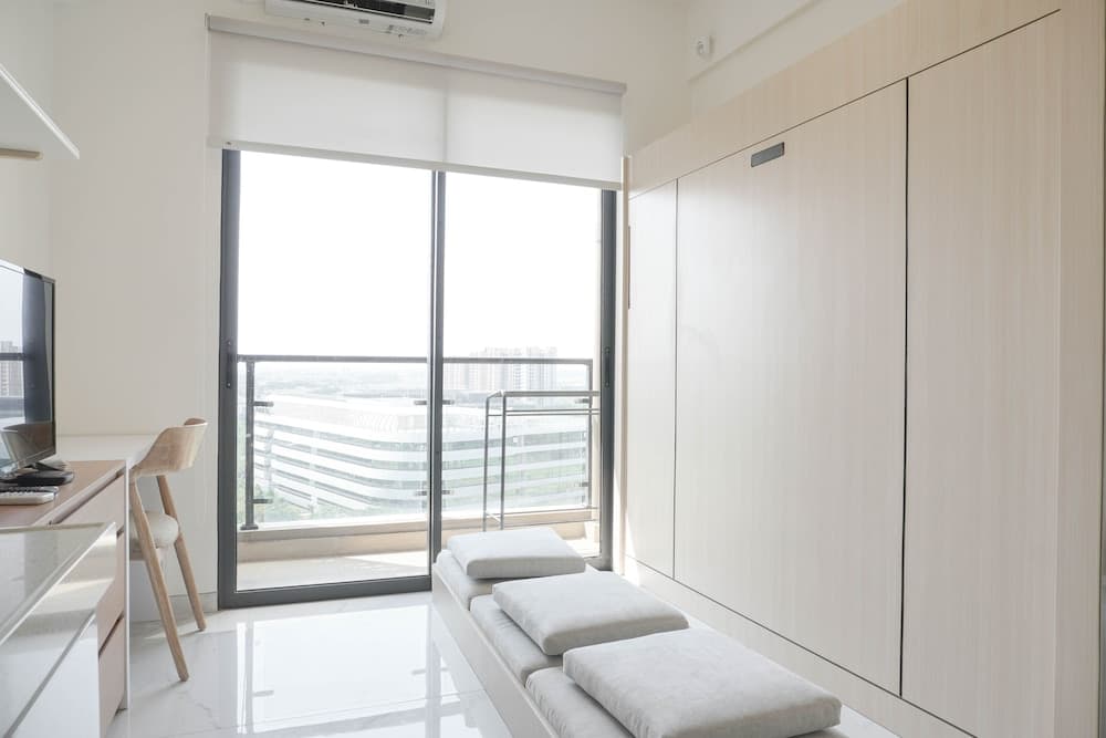 Warm And Cozy Stay Studio At Sky House Bsd Apartment