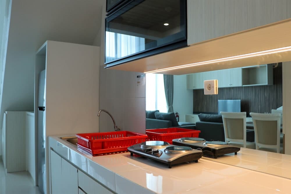 Spacious And Elegant 1Br Loft At Neo Soho Apartment