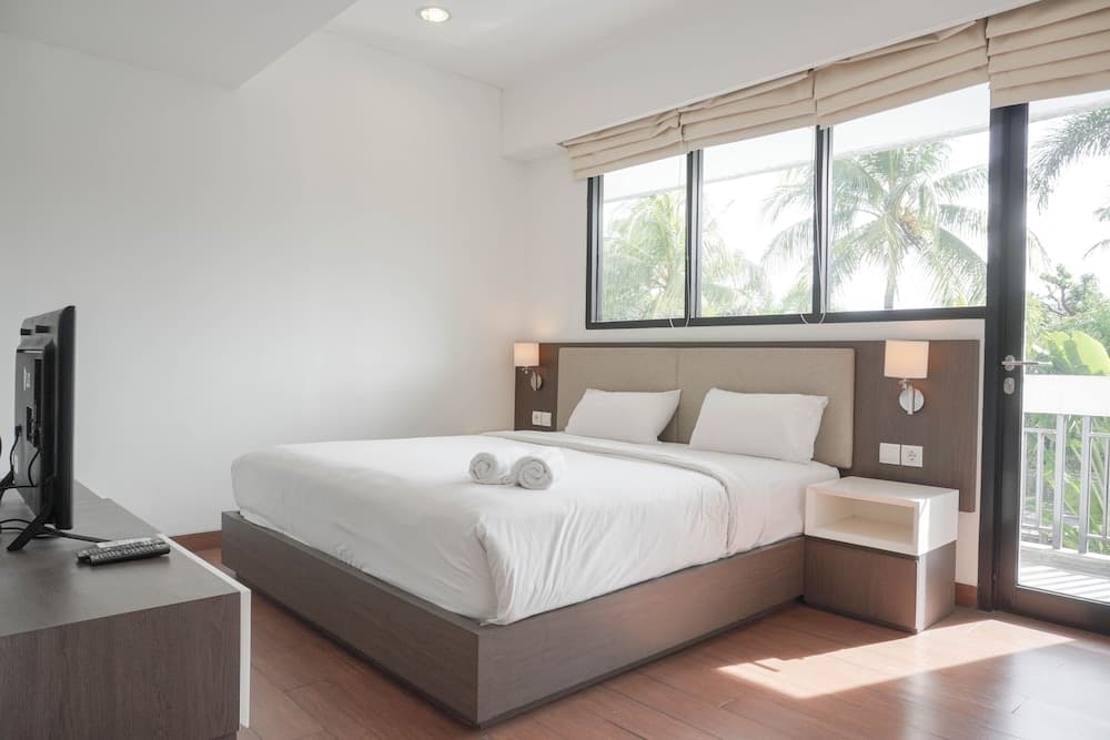 Cozy And Spacious 2Br Apartment At Simprug Park Residences