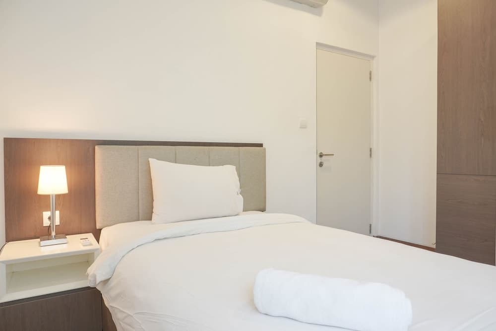 Cozy And Spacious 2Br Apartment At Simprug Park Residences