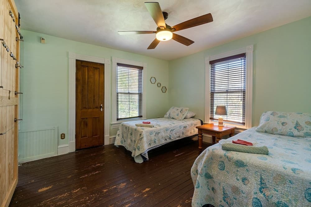 Captains Quarters By The Bay 3 Bedroom Cottage by RedAwning