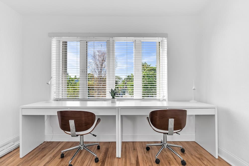 Stylish & Modern 4BD Home