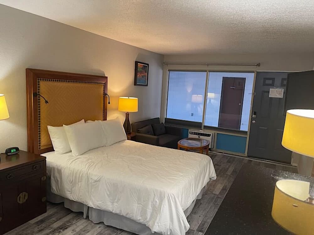 Days Inn by Wyndham Branson Ozarks