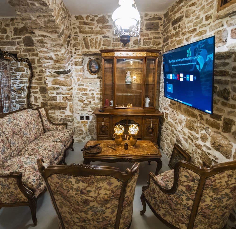 Albanian Coast - House - Stay 9 - Hottub - Petsok