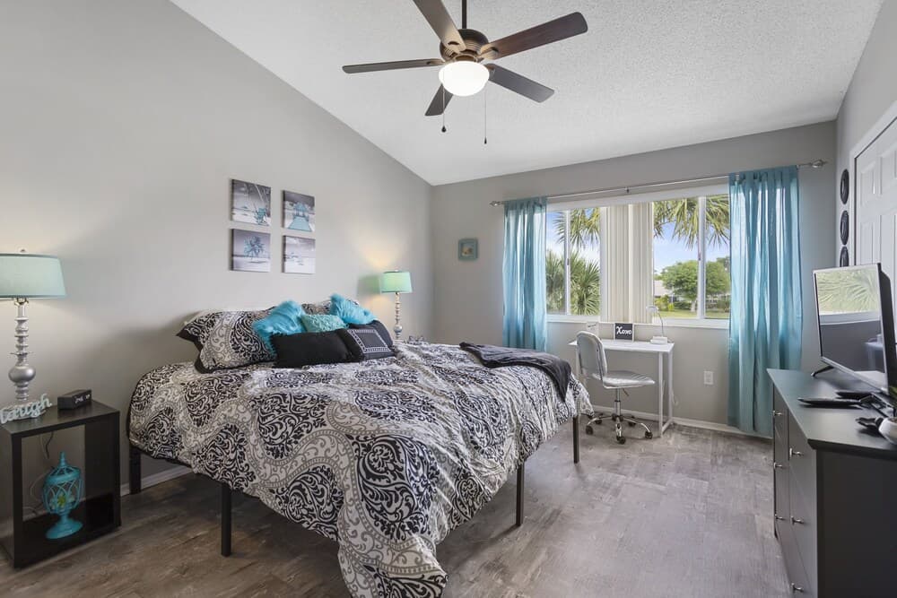 New To Market -townhome With 2 Master Suites Wifi Tennis Heated Community Pool Close To I-75 2 Bedroom Townhouse by Redawning