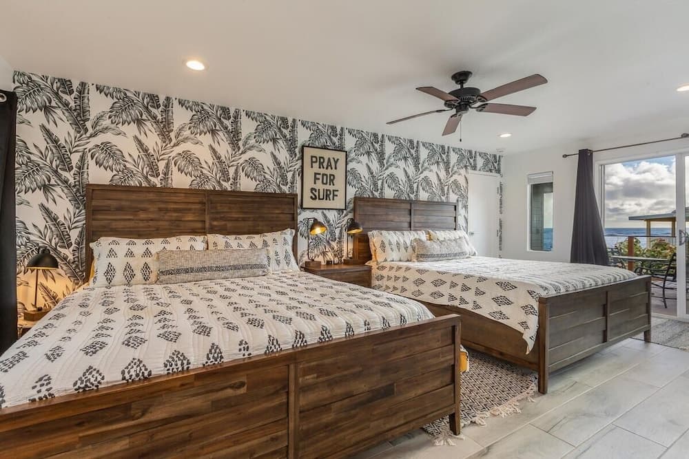 Bond House 4 Bedroom Home by RedAwning