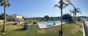 Charming 4-bed Villa in Quinta do Anjo, Palmela