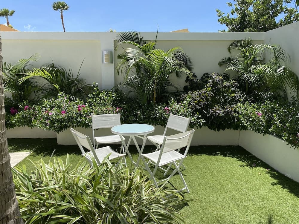 Palm Beach Stunning Villa 13-beds 10-baths -26ppl