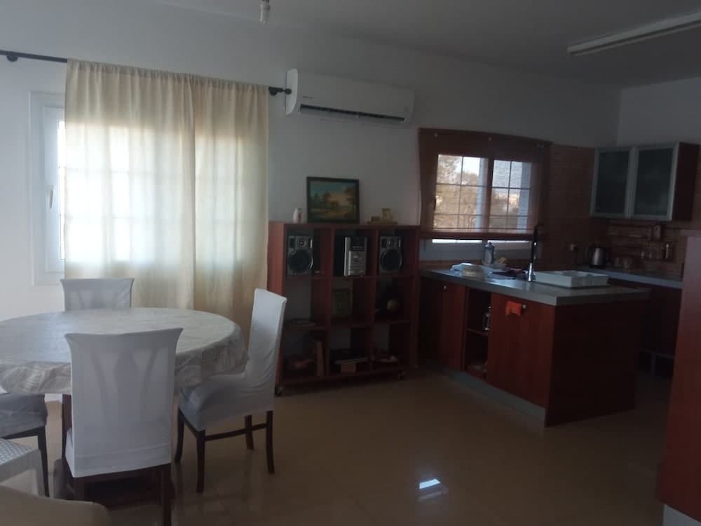 Remarkable 2-bed Apartment in a Great Area Nicosia