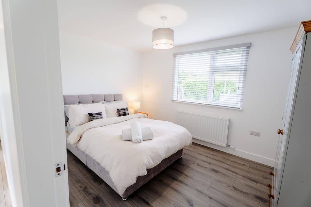 Castle View Chalet by Clonlum Cottages