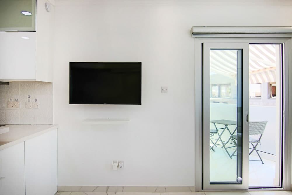 Phaedrus Living Seaside Lighthouse 66