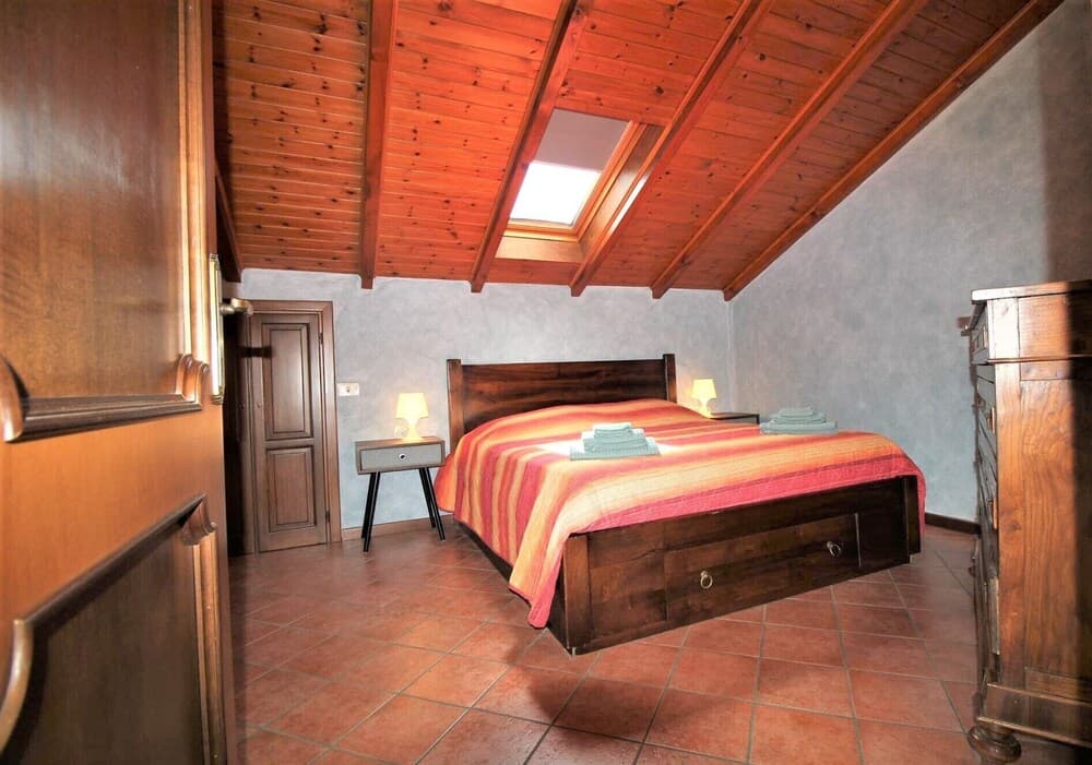 A Lovely Picture on the Lake