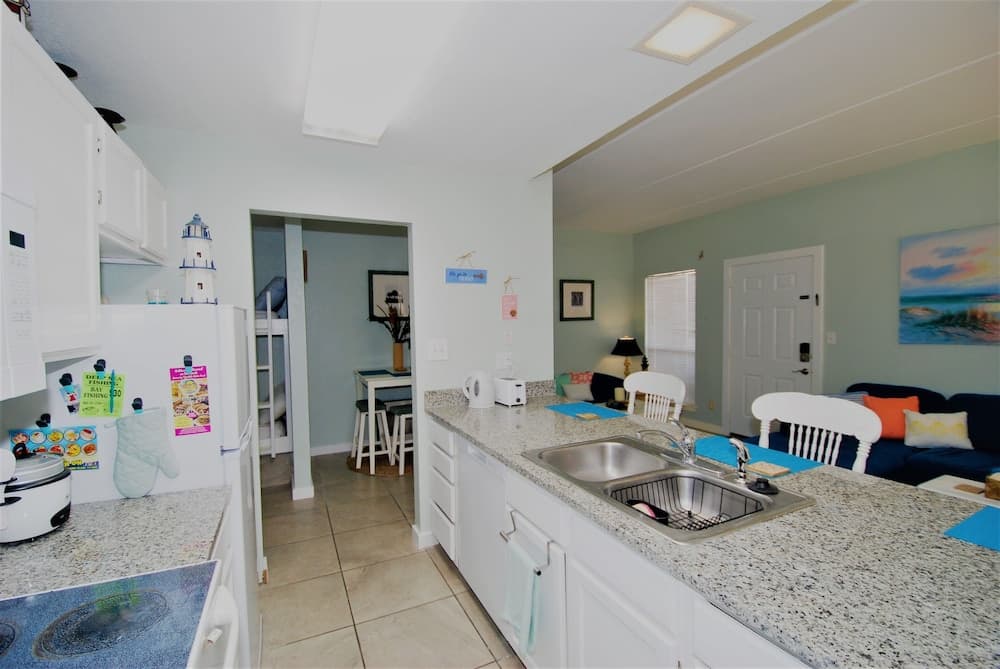 Trinity House Ii 1 Bedroom Condo by RedAwning