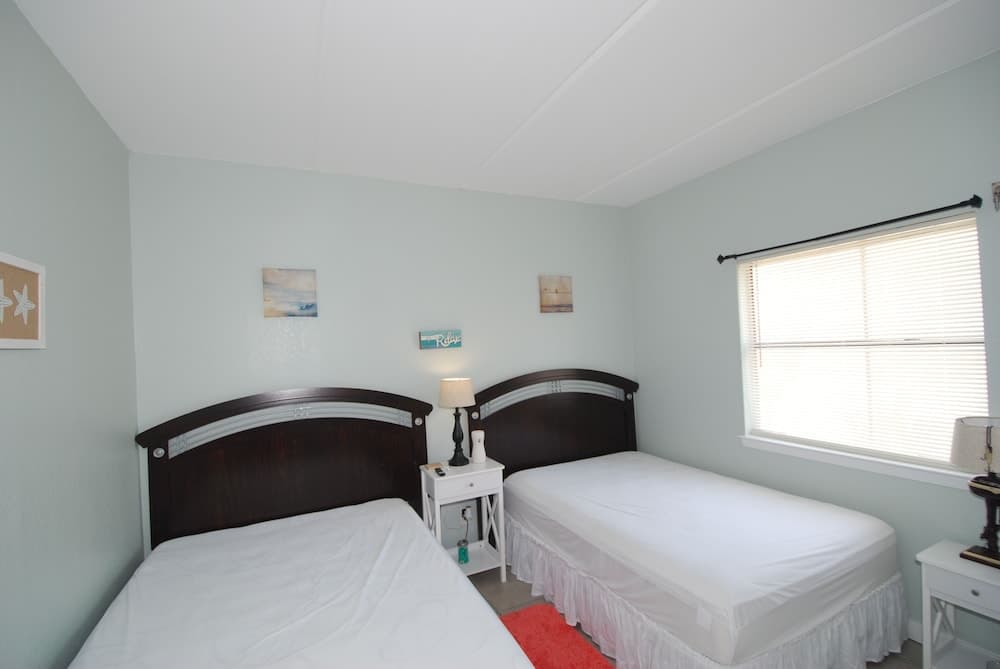 Trinity House Ii 1 Bedroom Condo by RedAwning