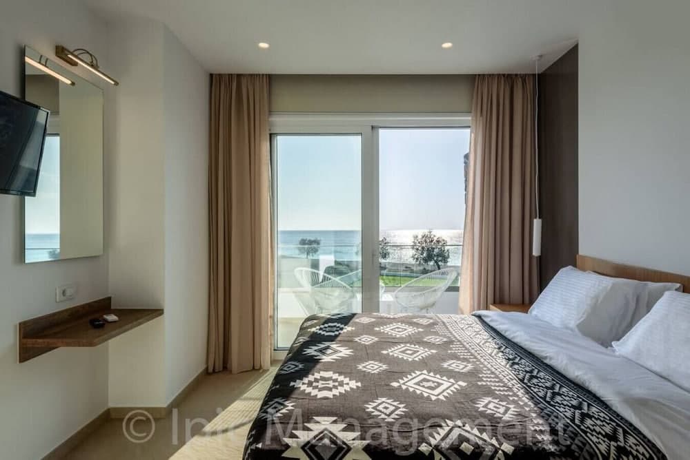 Villa Pelagia Seafront Villa Pelagia Superb New Listing2021