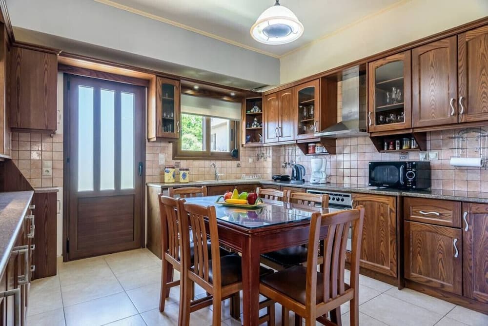 Eleni s Villa new Listing TOP Destination