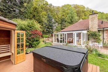 3 Bedroom Bungalow With Htub & Private Loch Access